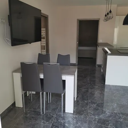 Cosy Avec Piscine Et Jacuzzi Prive شقة