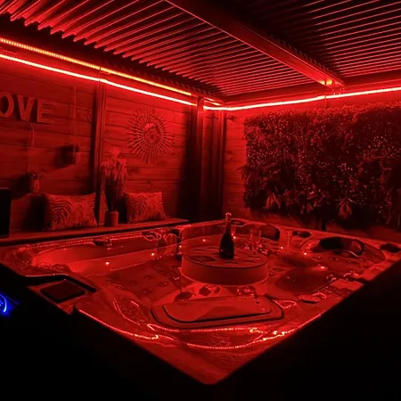 Lejlighed Cosy Avec Piscine Et Jacuzzi Prive *