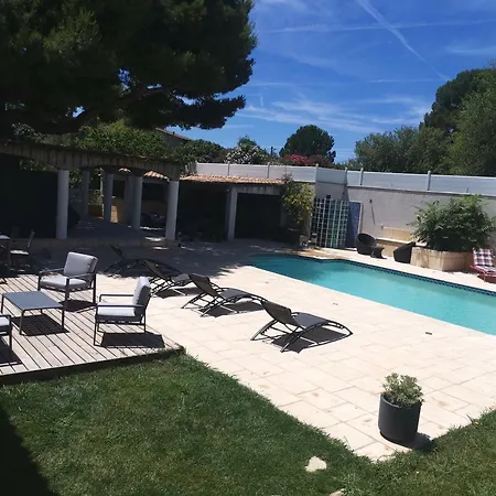 Cosy Avec Piscine Et Jacuzzi Prive *