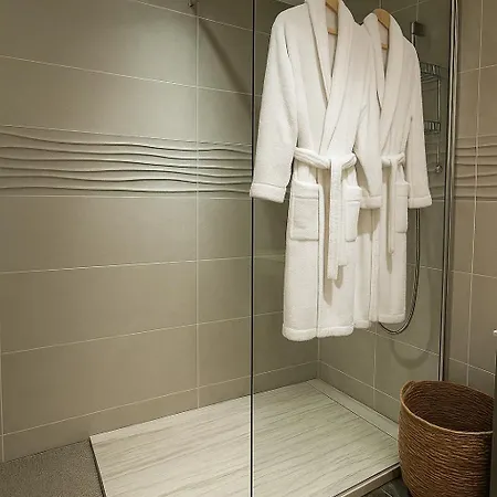 Lejlighed Cosy Avec Piscine Et Jacuzzi Prive